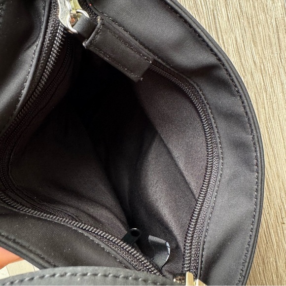 Guess Crossbody Bag Y2k | Excellent Condition - Picture 9 of 10